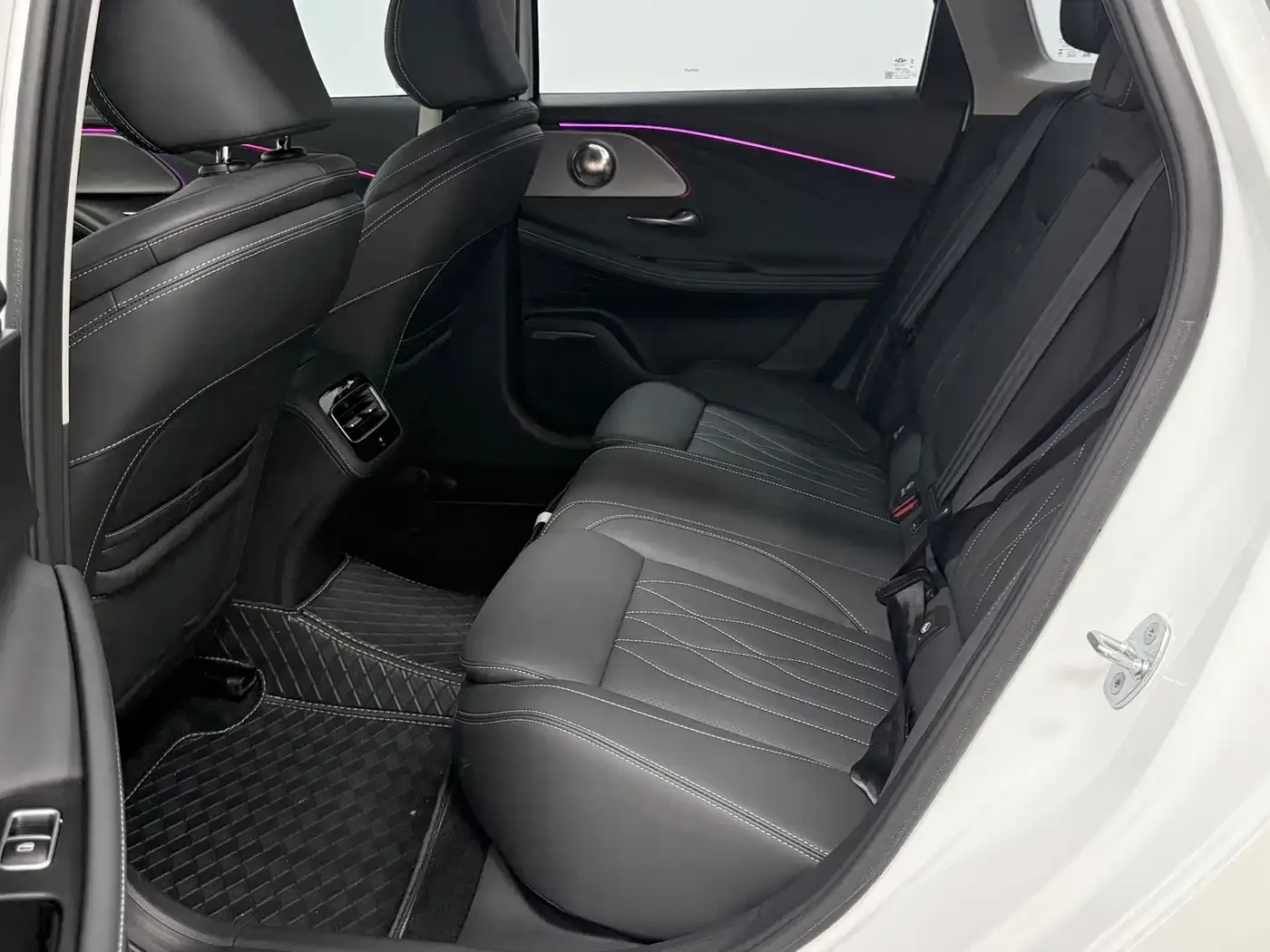 Chery Arrizo 8 2022 1.6T DCT Ya — Фото автомобиля 24