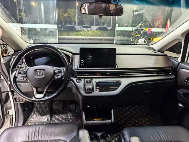 Honda Odyssey — Фото автомобиля 6