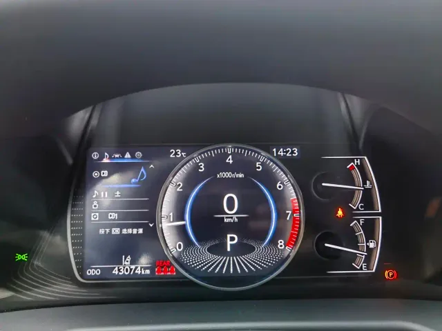 Lexus ES — Фото автомобиля 16