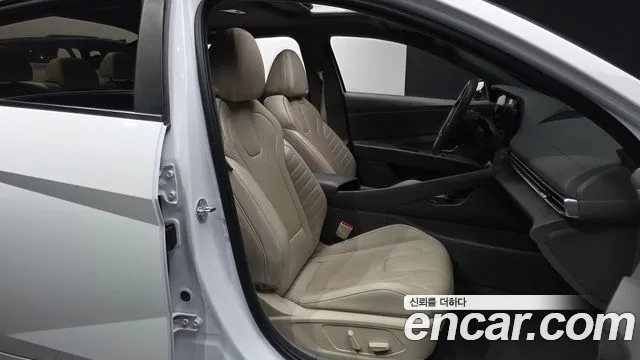 Hyundai Avante CN7 — Фото автомобиля 11