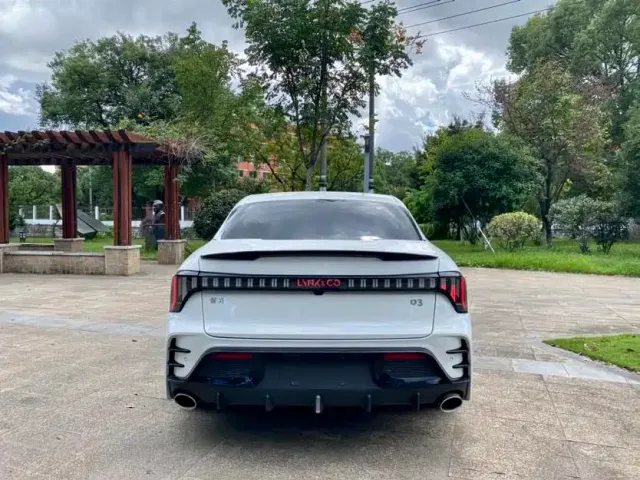 Lynk & Co 03 — Фото автомобиля 5