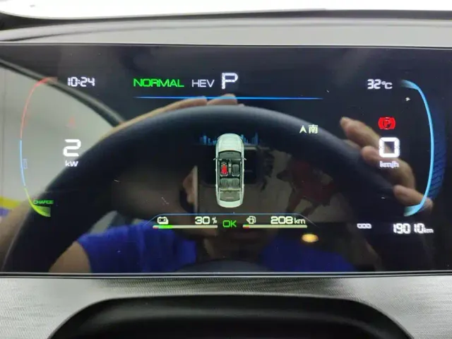 BYD Seal 05 DM-i — Фото автомобиля 14