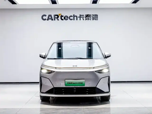 Xpeng X9 — Фото автомобиля 2