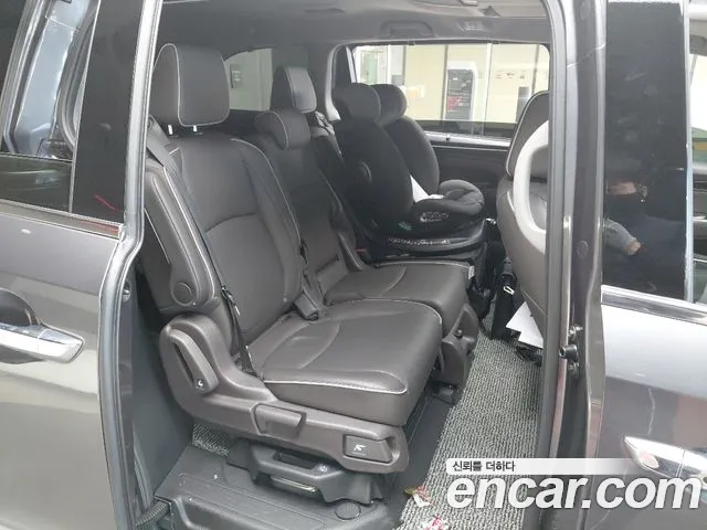 Honda Odyssey — Фото автомобиля 11