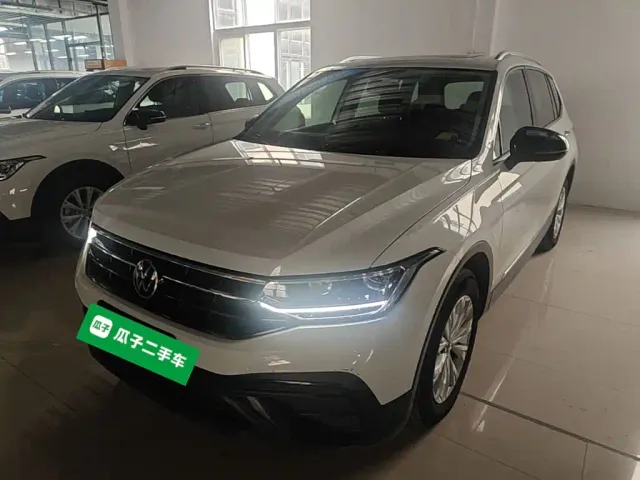 Фотография автомобиля — Volkswagen Tiguan L