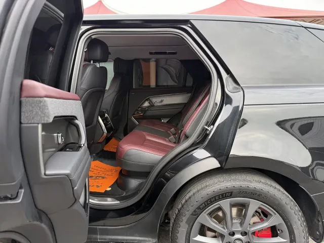 Land Rover Range Rover Sport — Фото автомобиля 9