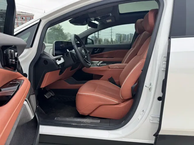 Cadillac Optiq — Фото автомобиля 5