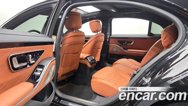 Mercedes-Benz S-Class — Фото автомобиля 12