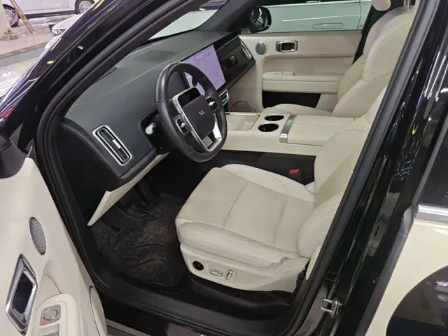 Li Auto L6 — Фото автомобиля 14