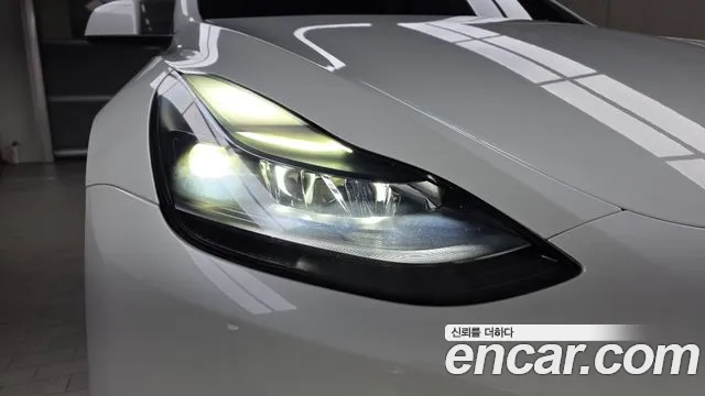Tesla Model Y — Фото автомобиля 16