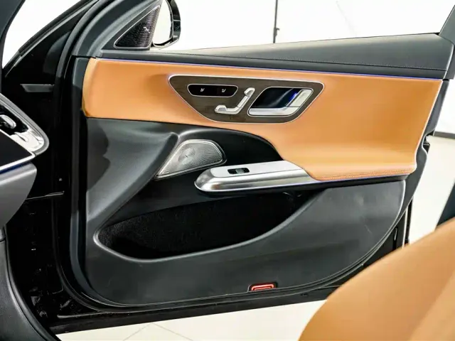 Mercedes-Benz E-Class — Фото автомобиля 15