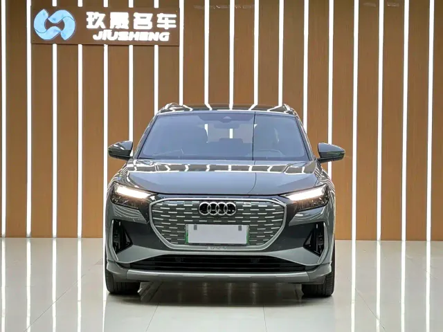 Audi Q4 e-tron — Фото автомобиля 2