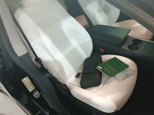 Tesla Model Y — Фото автомобиля 24