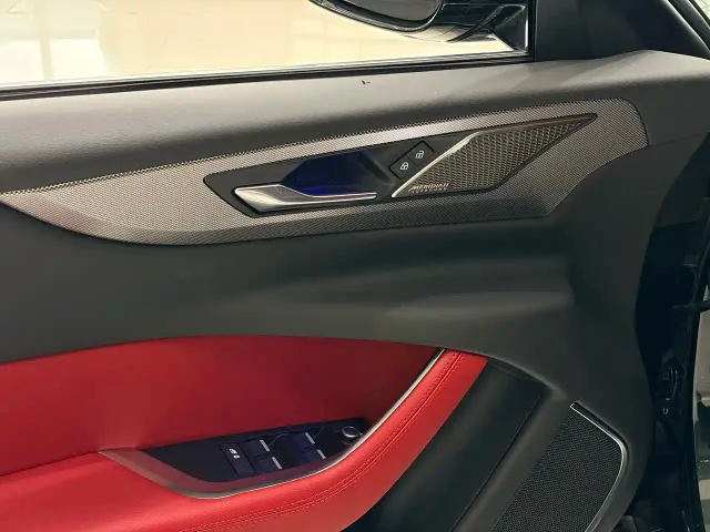 Jaguar XEL — Фото автомобиля 6