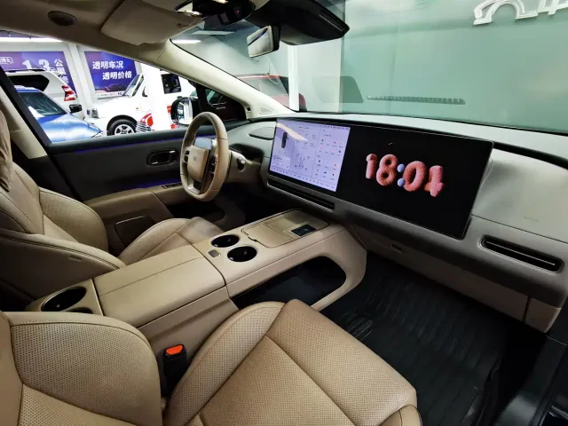 Li Auto Li i8 2025 Standard Edition — Фото автомобиля 19