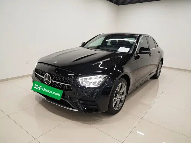 Фотография автомобиля — Mercedes-Benz E-Class