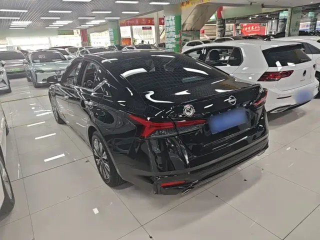 Nissan Teana — Фото автомобиля 4