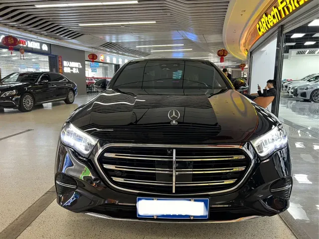 Mercedes-Benz E-Class — Фото автомобиля 2