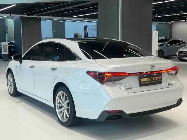 Toyota Avalon — Фото автомобиля 5