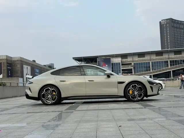 Xiaomi SU7 — Фото автомобиля 4