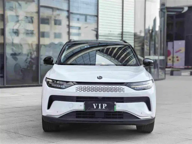 Leapmotor C11 — Фото автомобиля 2
