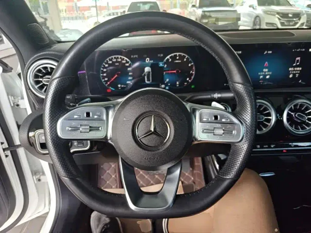 Mercedes-Benz A-Class — Фото автомобиля 10