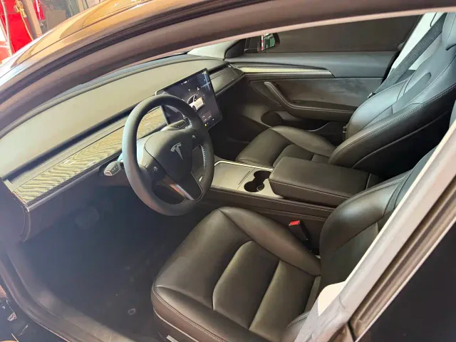 Tesla Model 3 — Фото автомобиля 6