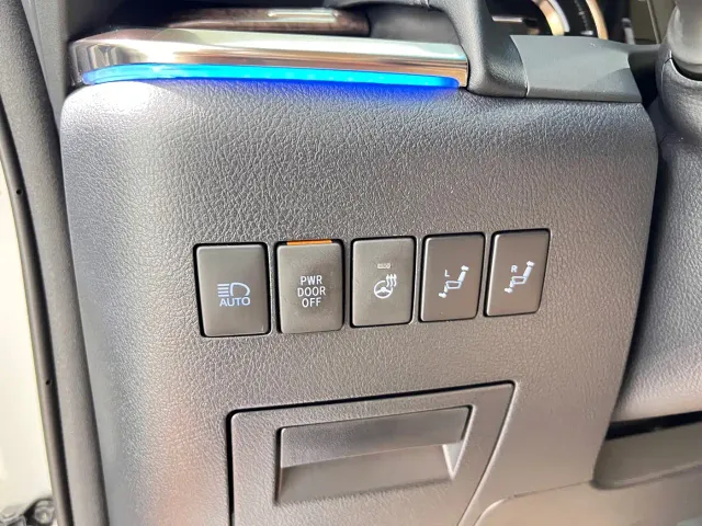 Toyota Alphard — Фото автомобиля 20