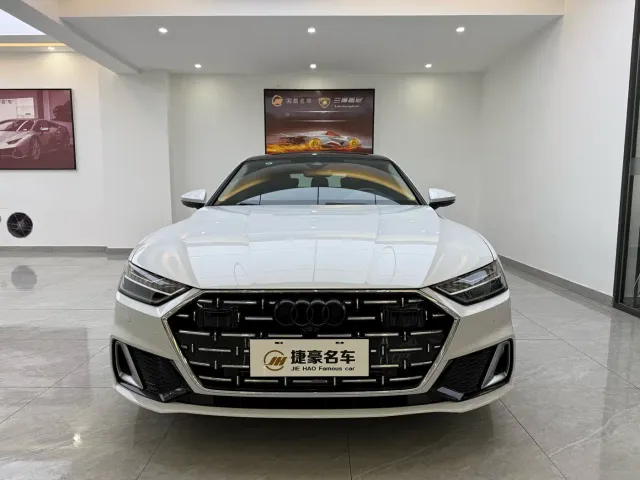 Audi A7L — Фото автомобиля 3