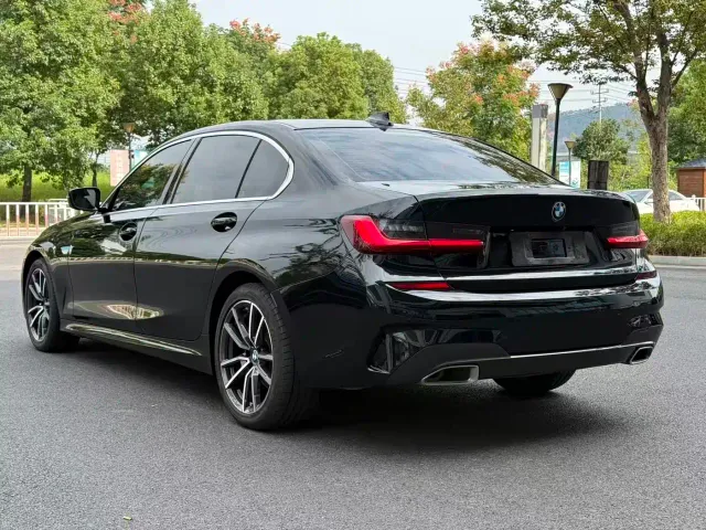 BMW 3 Series — Фото автомобиля 5