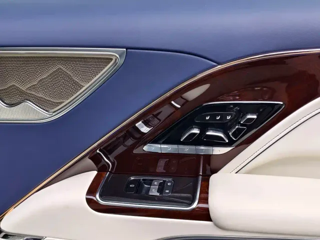 Hongqi Guoya — Фото автомобиля 13