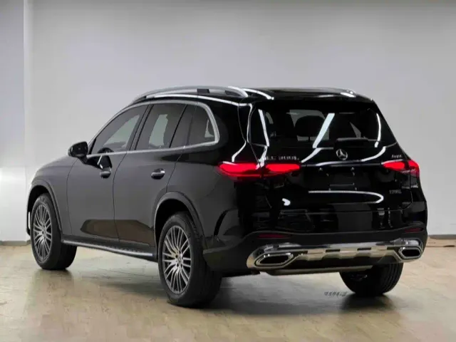 Mercedes-Benz Mercedes-Benz GLC 2023 Facelift GLC 300 L 4MATIC Sport 7-Seater — Фото автомобиля 6
