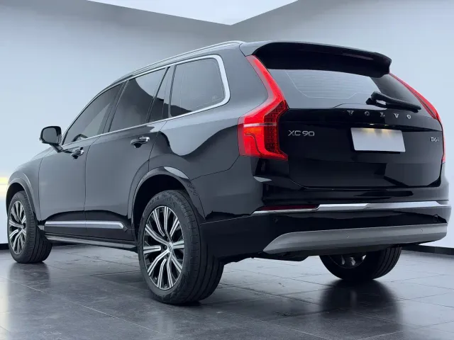 Volvo XC90 — Фото автомобиля 7