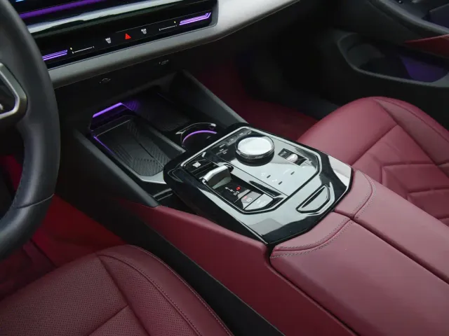 BMW 5 Series — Фото автомобиля 11
