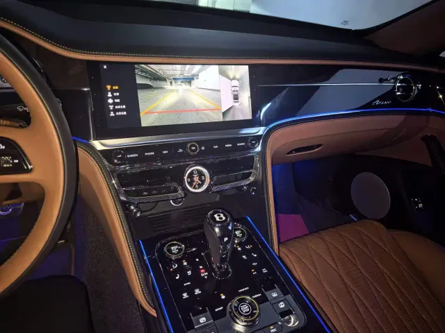 Bentley Flying Spur — Фото автомобиля 7