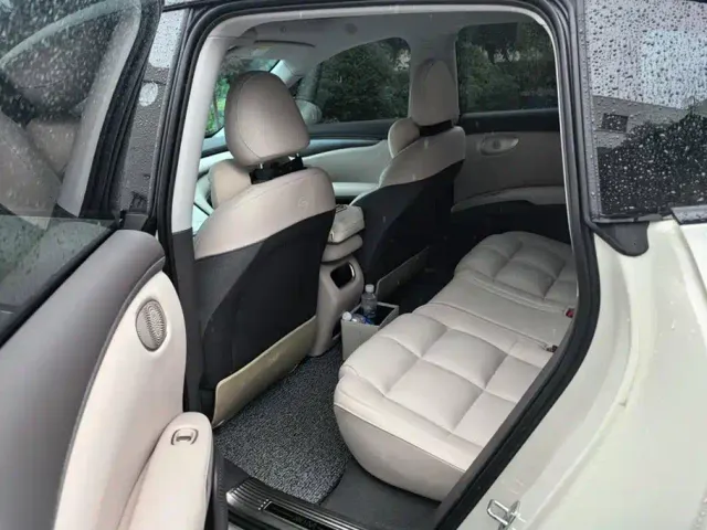 IM Motors LS6 — Фото автомобиля 11