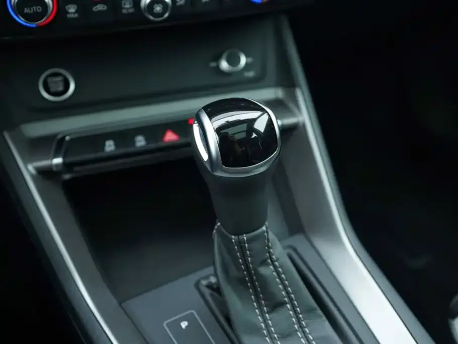 Audi Audi Q3 2023 35 TFSI Fashion Dynamic Model (1.5T) — Фото автомобиля 9