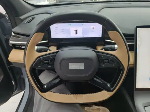 Geely Galaxy Galaxy L6 2024 125km PLUS Soaring Dragon Edition — Фото автомобиля 10