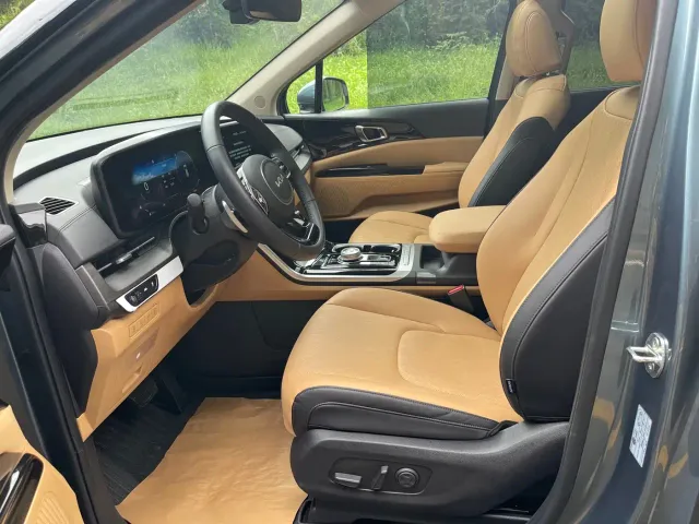 Kia Carnival — Фото автомобиля 7