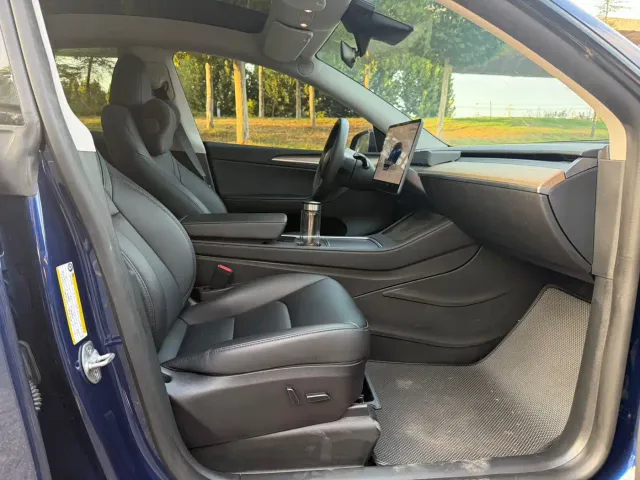 Tesla Model Y — Фото автомобиля 6