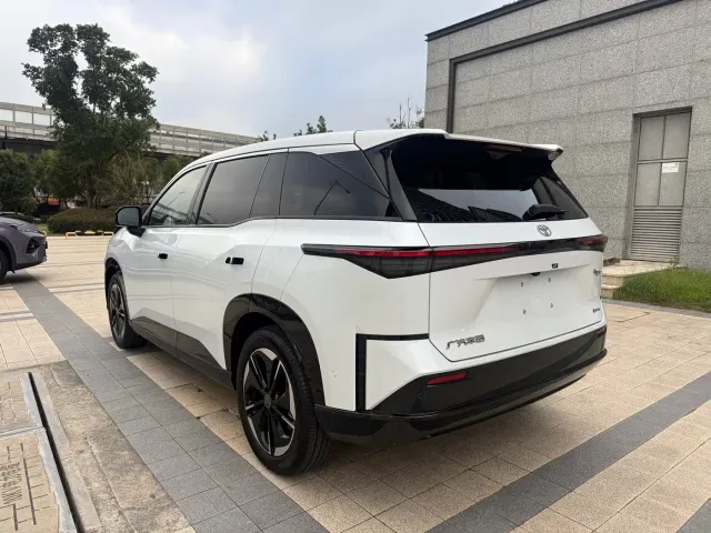 Toyota BoZhi 3X — Фото автомобиля 16