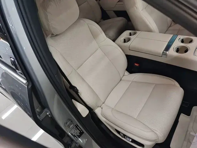 Li Auto L8 — Фото автомобиля 24