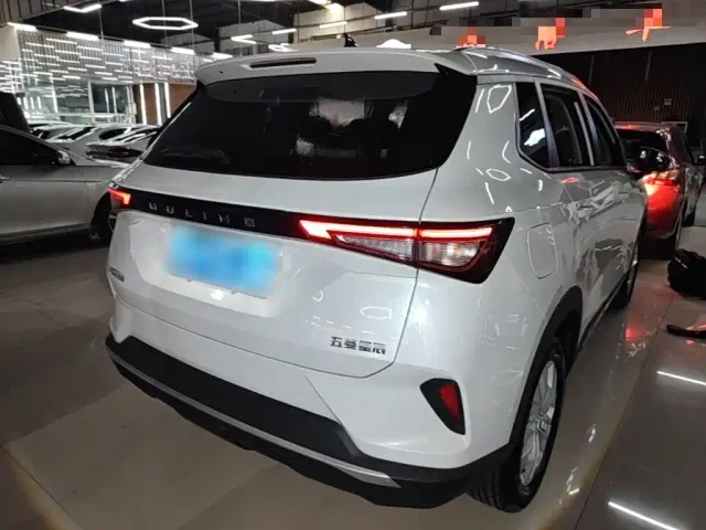 Wuling Asta — Фото автомобиля 6