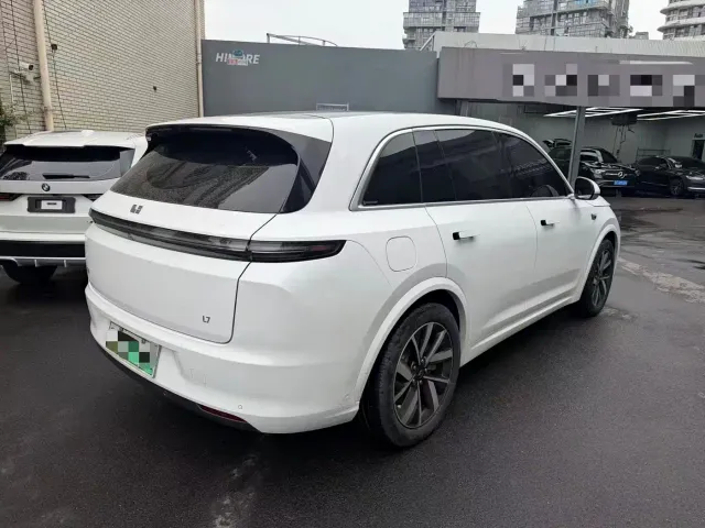 Li Auto L7 — Фото автомобиля 8
