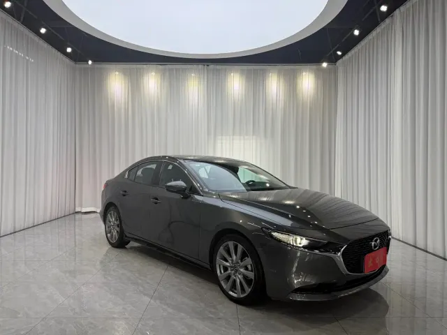 Mazda Axela — Фото автомобиля 3