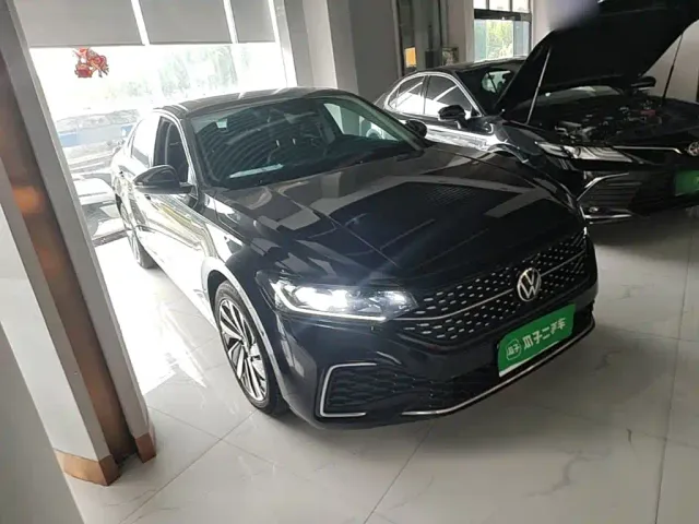 Volkswagen Passat — Фото автомобиля 3