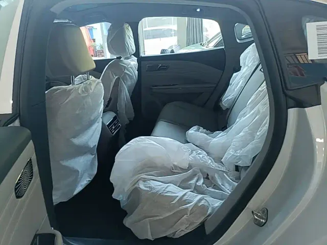 Geely Galaxy Xingyao 8 — Фото автомобиля 16