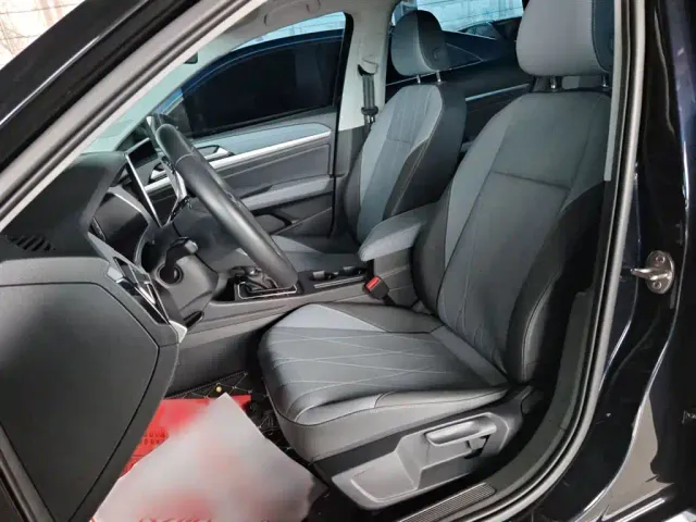Volkswagen Lavida — Фото автомобиля 10