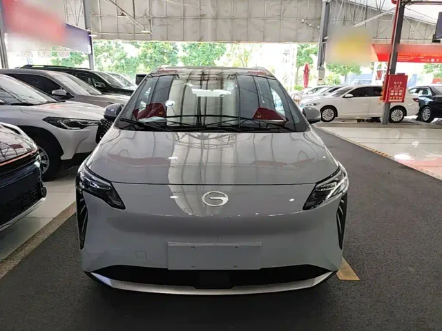 GAC Aion Y — Фото автомобиля 2