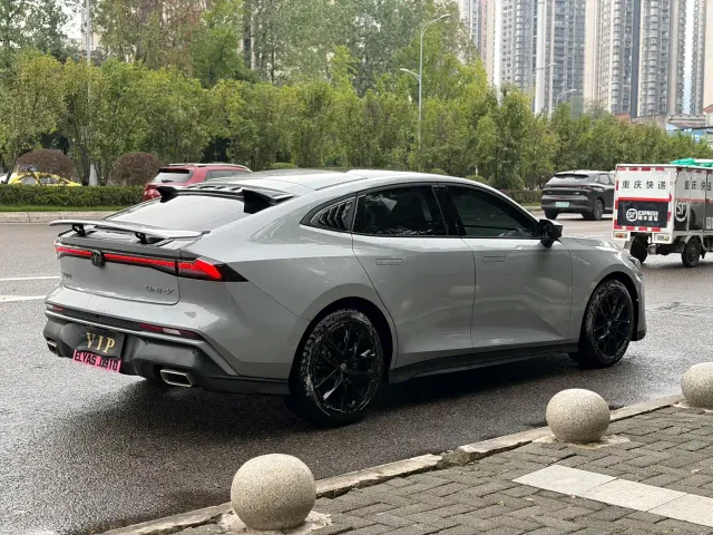 Changan UNI-V — Фото автомобиля 3